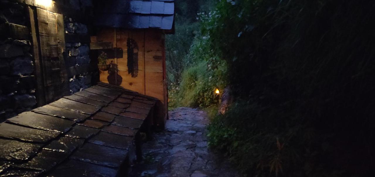 Parvatis Lap Luxury Hostel & Camps Kasol Exterior foto