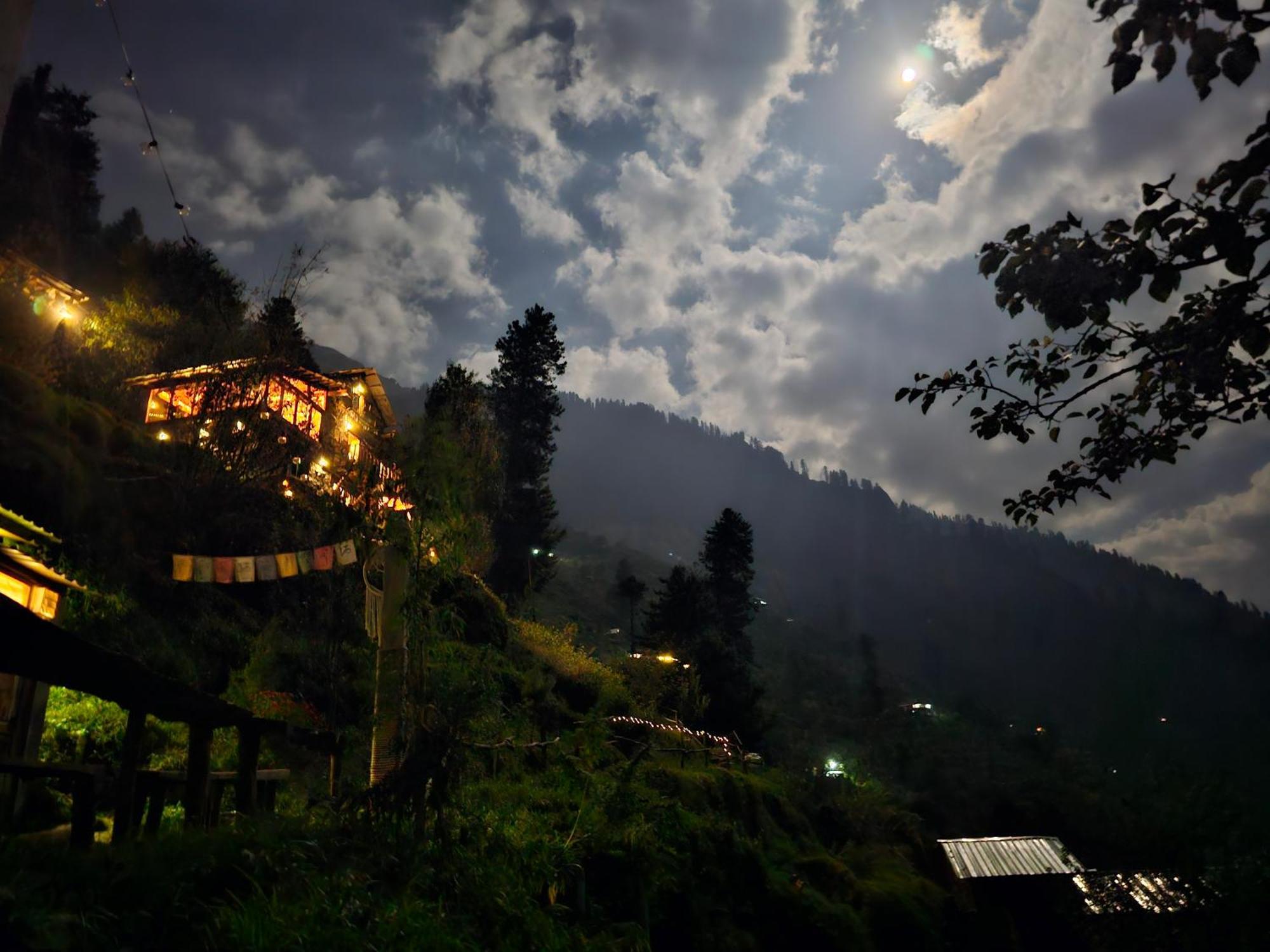 Parvatis Lap Luxury Hostel & Camps Kasol Exterior foto